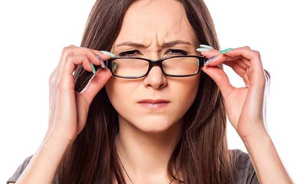 Vì sao có bệnh "cận thị giả"?
