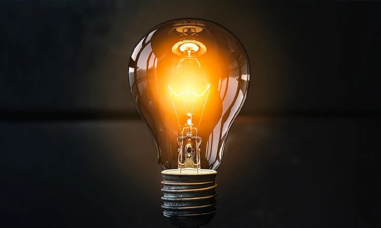 Vì sao khi sợi tóc bóng đèn bị đứt, ta lắc cho tóc bám lại bóng đèn sáng hơn?