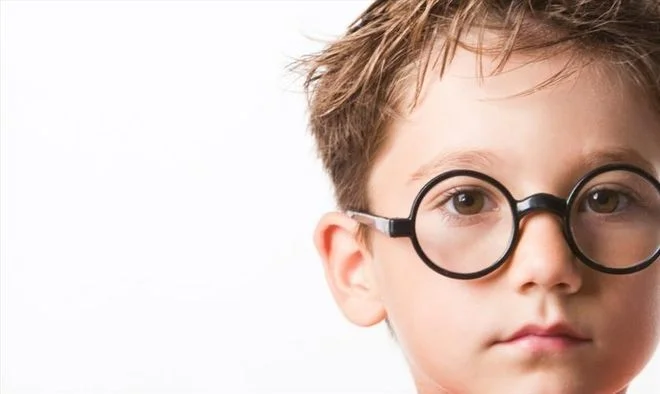 Vì sao có người thị lực yếu?