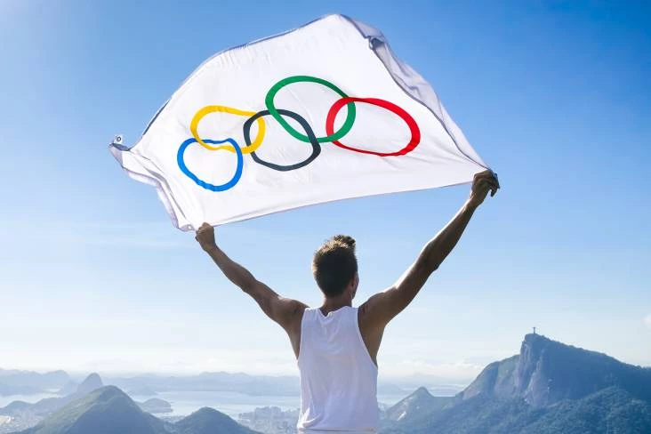 Tại sao trên lá cờ Olympic lại có năm vòng tròn?